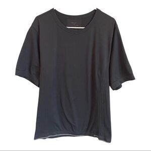 Patagonia Gray Short Sleeve Knit Shirt with Accent Side Panel, Unisex‎